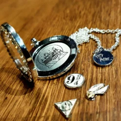 Collier Médaillon 3 Charms Flottants Harry Potter 13 Collier Médaillon 3 Charms Flottants Harry Potter -Les 4 Maisons Boutique 20210728 175309