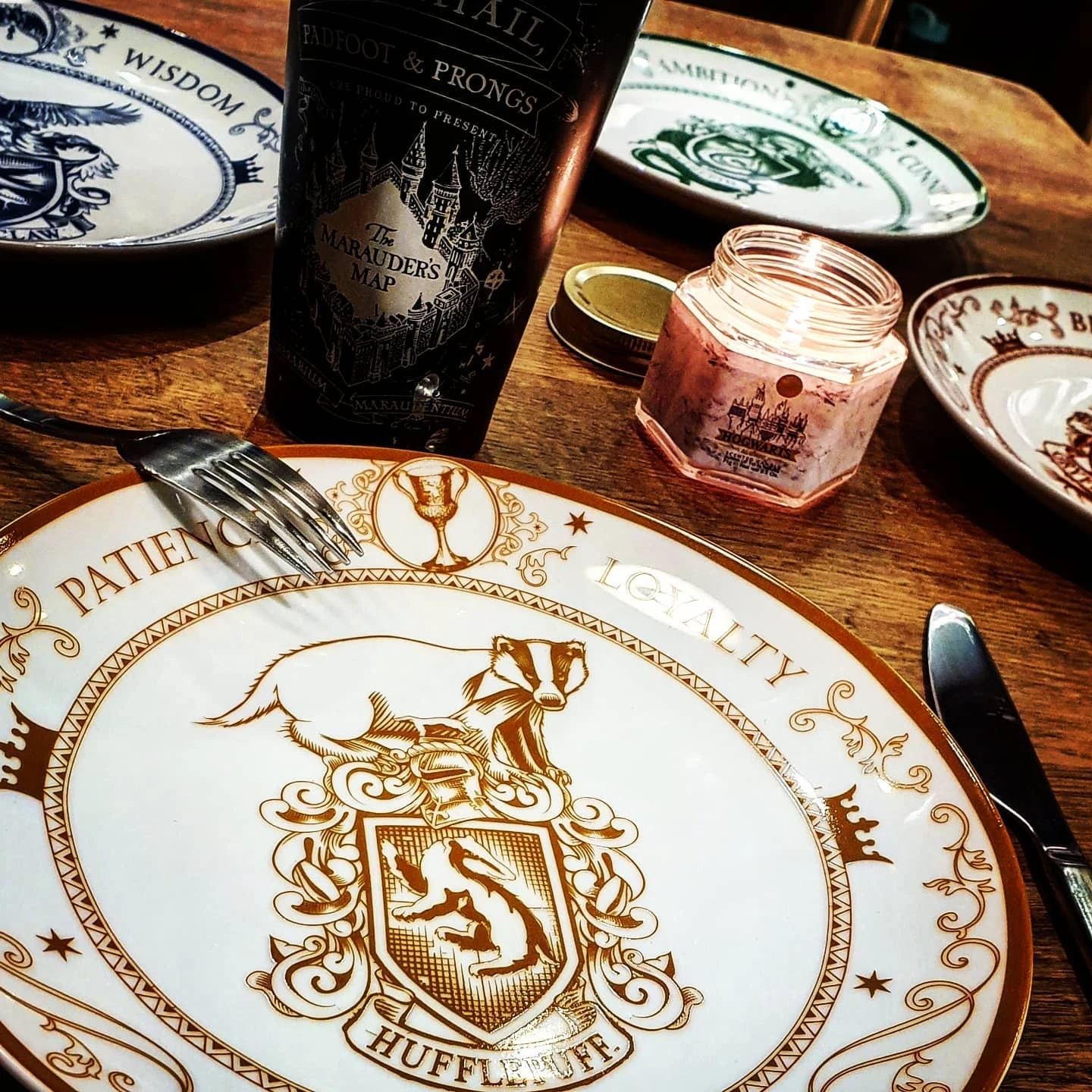 Set De 4 Assiettes Harry Potter - Les 4 Maisons De Poudlard 10 Set De 4 Assiettes Harry Potter - Les 4 Maisons De Poudlard – Image 8