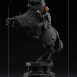 Statuette Deluxe Art Scale 1/10 Ron Weasley At The Wizard Chess -Les 4 Maisons Boutique figurine ron weasley wizard chess deluxe art iron studios 04