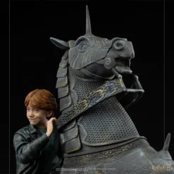 Statuette Deluxe Art Scale 1/10 Ron Weasley At The Wizard Chess -Les 4 Maisons Boutique figurine ron weasley wizard chess deluxe art iron studios 09