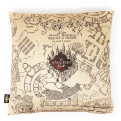 Housse De Coussin 100% Coton Carte Du Maraudeur - MinaLima -Les 4 Maisons Boutique housse de coussin carte maraudeur minalima harry potter scaled
