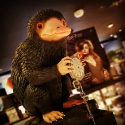 Statue Niffleur Taille Réelle De Collection -Les 4 Maisons Boutique img 20191010 173505 236