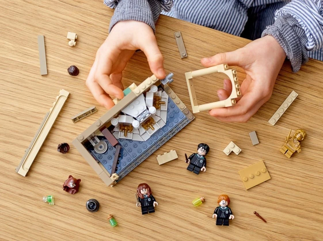 LEGO® Harry Potter™ Poudlard : L’erreur De La Potion Polynectar #76386 8 LEGO® Harry Potter™ Poudlard : L’erreur De La Potion Polynectar #76386 – Image 6