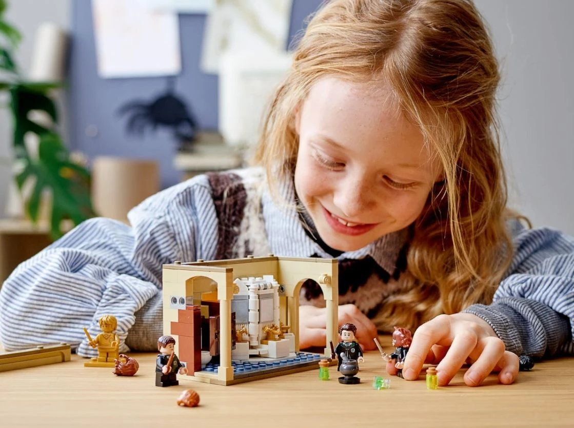 LEGO® Harry Potter™ Poudlard : L’erreur De La Potion Polynectar #76386 9 LEGO® Harry Potter™ Poudlard : L’erreur De La Potion Polynectar #76386 – Image 7