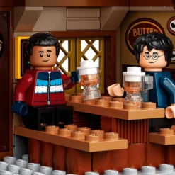 LEGO® Harry Potter™ Visite Du Village De Pré-au-Lard #76388 -Les 4 Maisons Boutique lego harry potter visite village pre au lard honey dukes trois balais 09