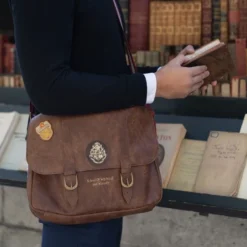 Sac Bandoulière - "Poudlard" - 9 3/4 -Les 4 Maisons Boutique sac bandouillere harry potter poudlard 08